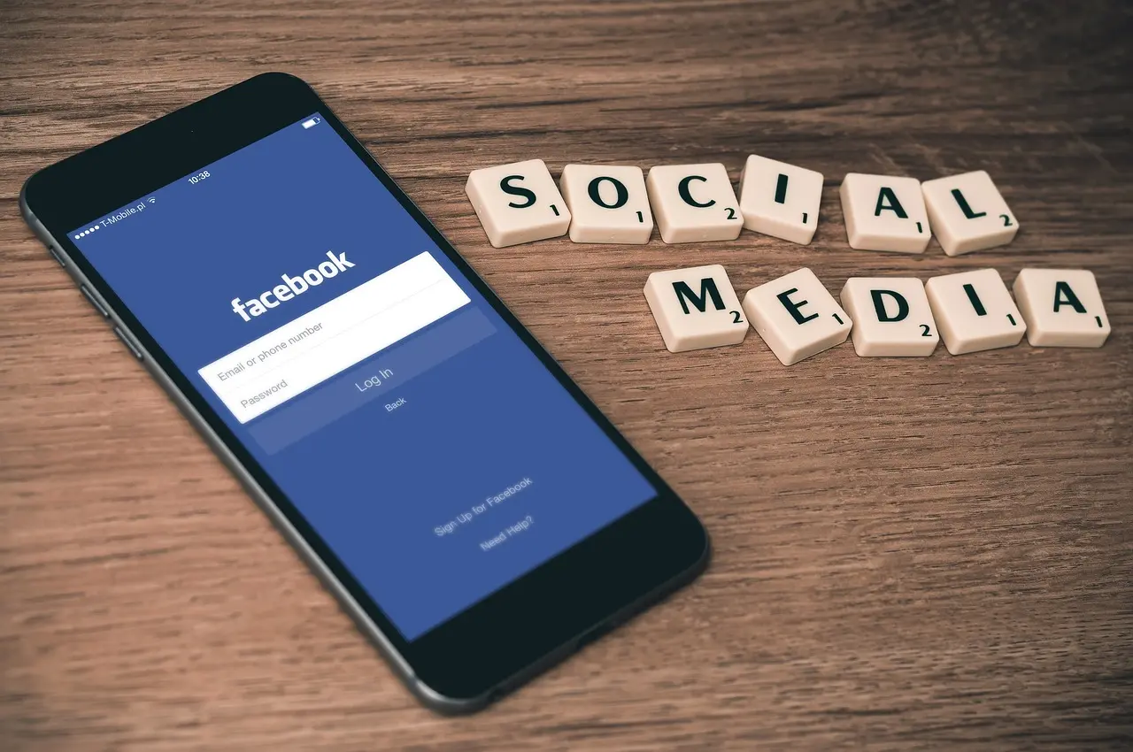 Ekran sa social media automation for small business kontrolnom tablom i rasporedom objava